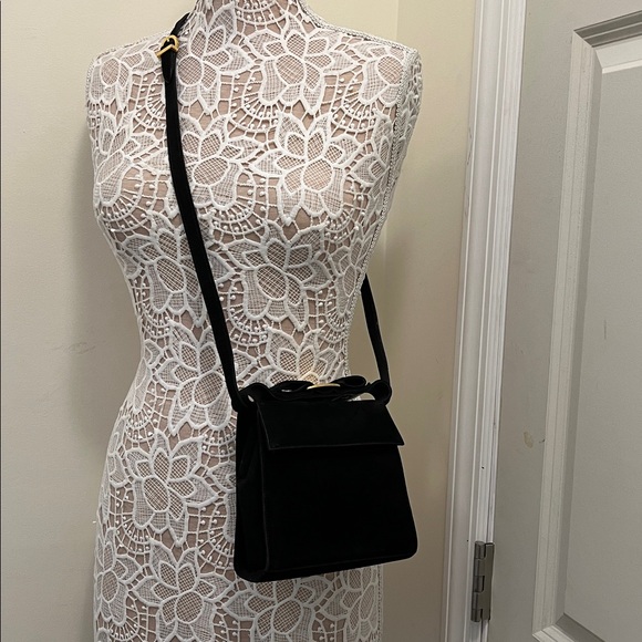 Salvatore Ferragamo Black Vara Bow Crossbody Bag EUC - Picture 4 of 15